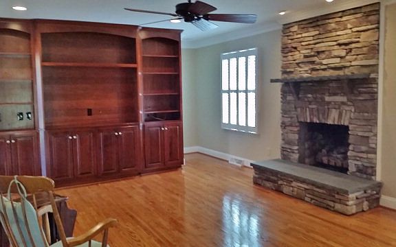 3rd image of 1502 Meadowview Ln