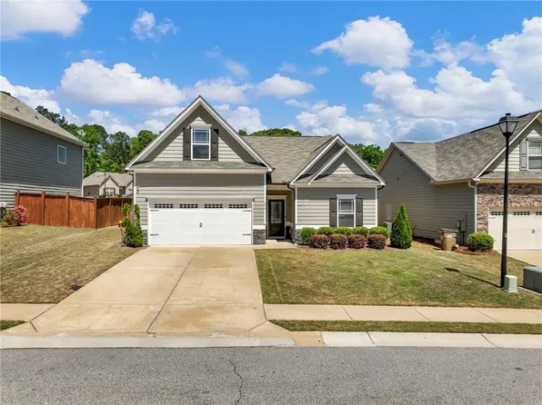 374 Eagles Bluff Way, Hoschton, GA 30548