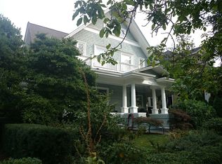 946 16th Ave E, Seattle, WA 98112