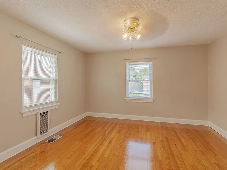 505 N Market St — Photo 12