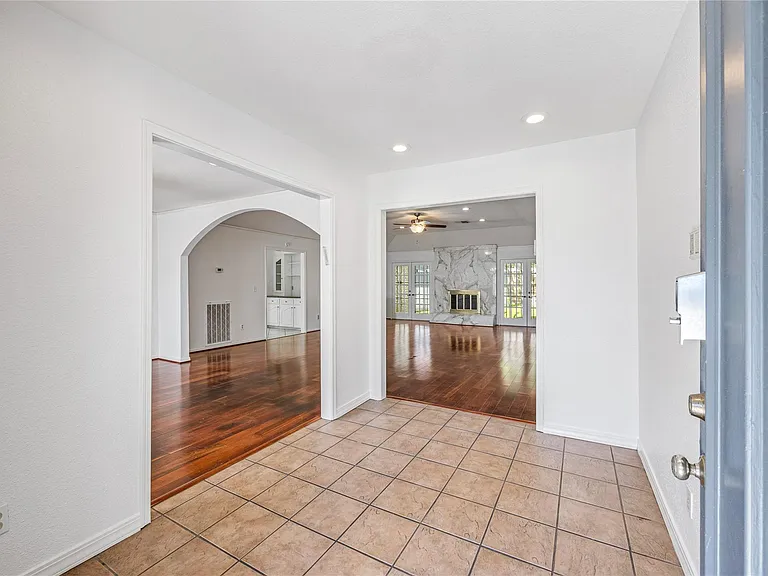 11906 Pepperdine Ln — Photo 1