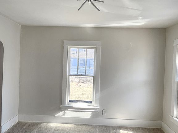 2nd image of 616 Lee St