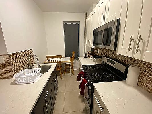4th image of 19 Clarkson Ave #19A