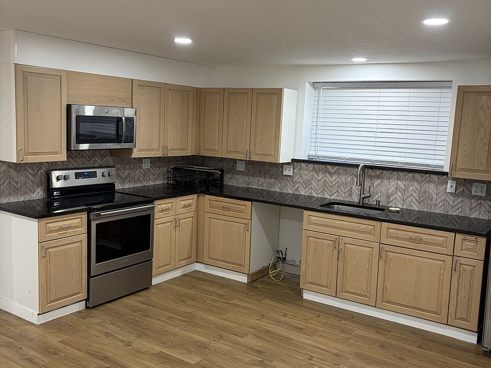 1st image of 410 1/2 N 13th St #B