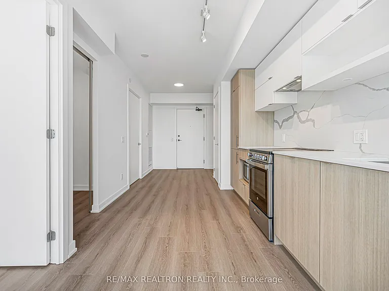 100 Queens Cay E #2508 — Photo 20