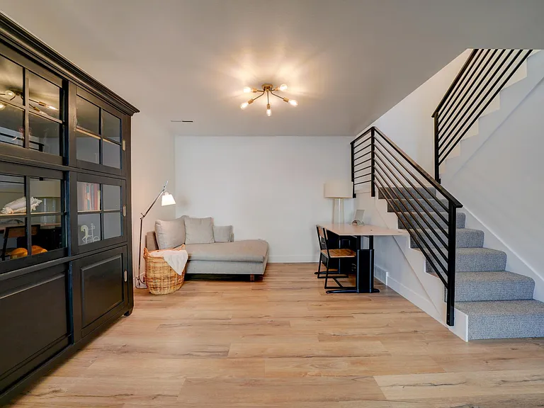 124 Parkway — Photo 13