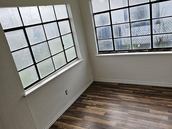 5th image of 5106 Philip Ave