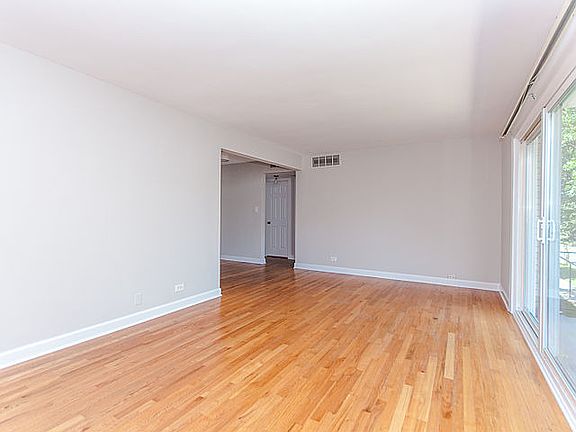4th image of 10118 Old Orchard Ct Unit 203