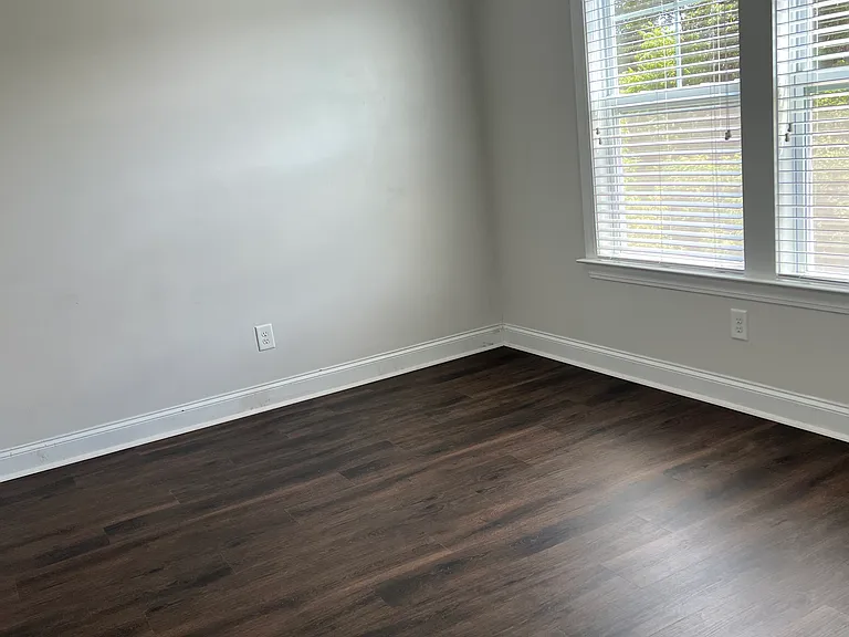 4103 Hartland St — Photo 11