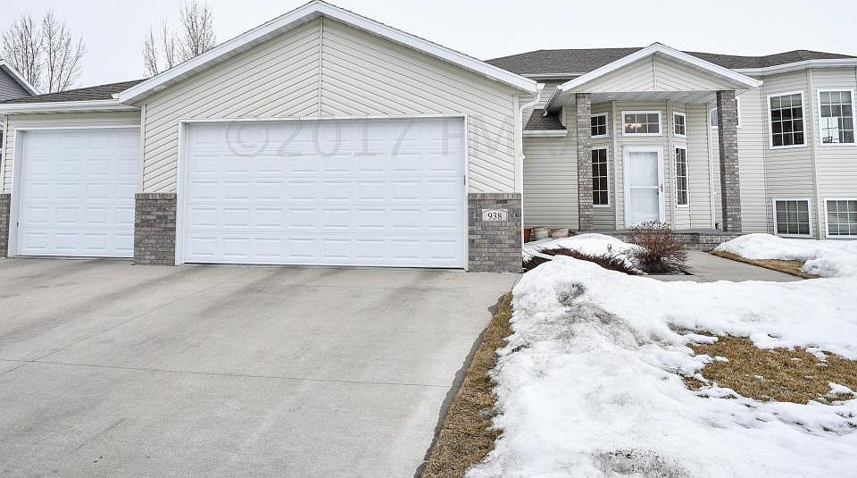 1st image of 938 Parkway Dr