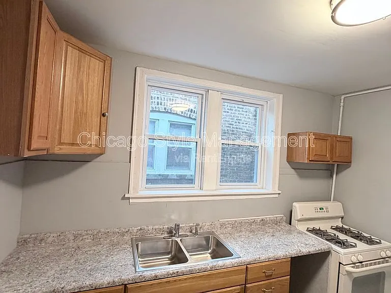 10625 S Calumet Ave #3 — Photo 14