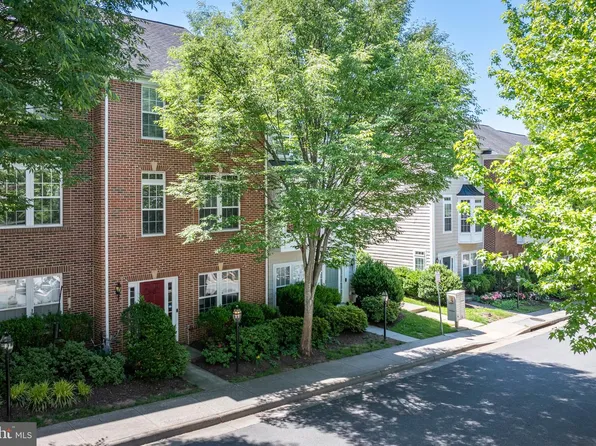 920 Bing Ln, Charlottesville, VA 22903