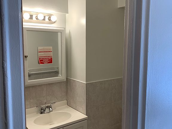 5th image of 418 E 14th St APT 5