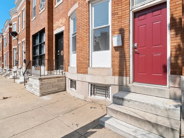 512 Sanford Pl — Photo 3