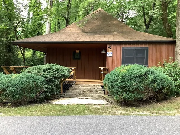 39 Screamer Dr, Clayton, GA 30525