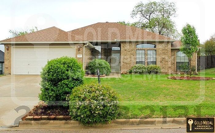 1st image of 602 Arapaho Dr