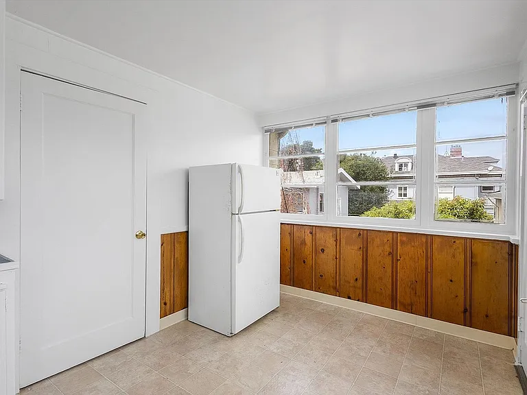 1501 Grand St #D - Studio | 1 bath — Photo 9