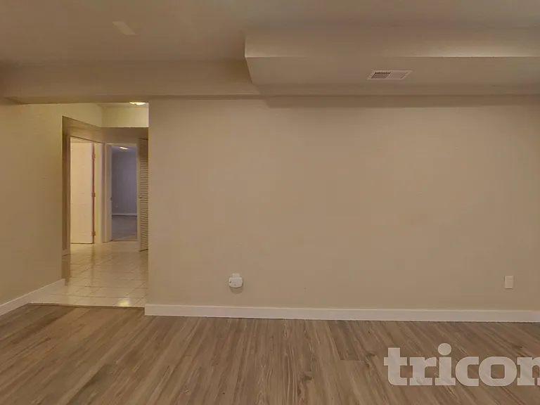 16240 Quarry Hill Dr — Photo 24