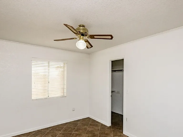 3967 Breakwater Dr — Photo 15