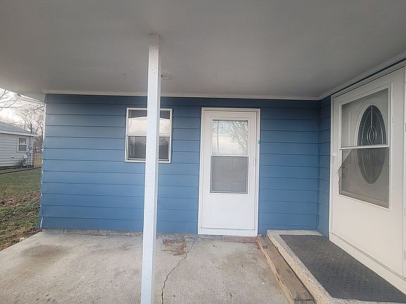 3rd image of 3405 S Hoyt Ave