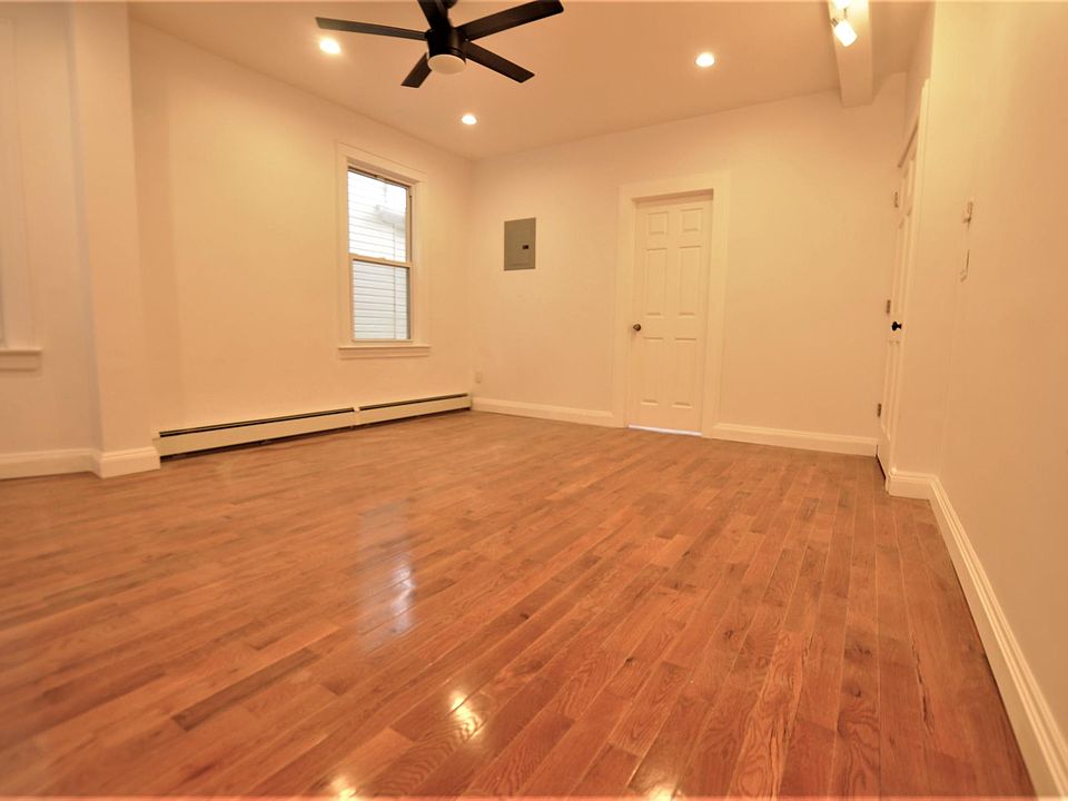 1st image of 10149 131st St #1