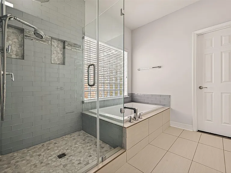 22411 Kendall Shay Ct — Photo 29
