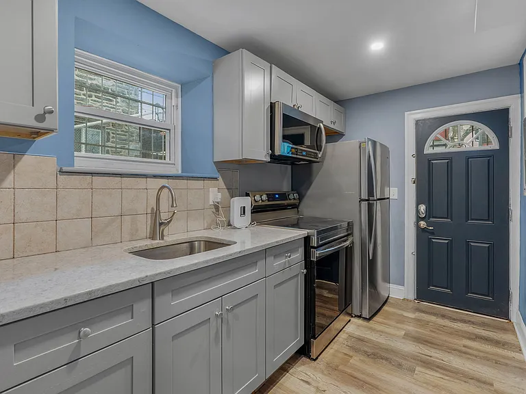 5436 Woodcrest Ave #B — Photo 1