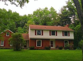 1041 Rolling Meadows Rd, Akron, OH 44333