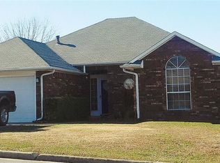 1917 Persimmon Ln, Ardmore, OK 73401