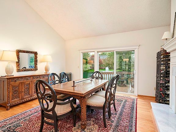 3rd image of 233 Lake Pointe Dr