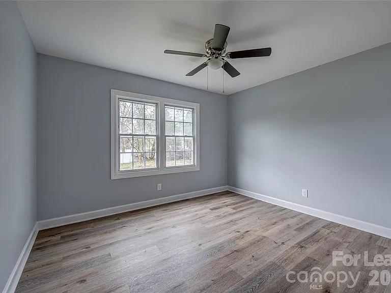 1048 Avondale Rd #17 — Photo 9