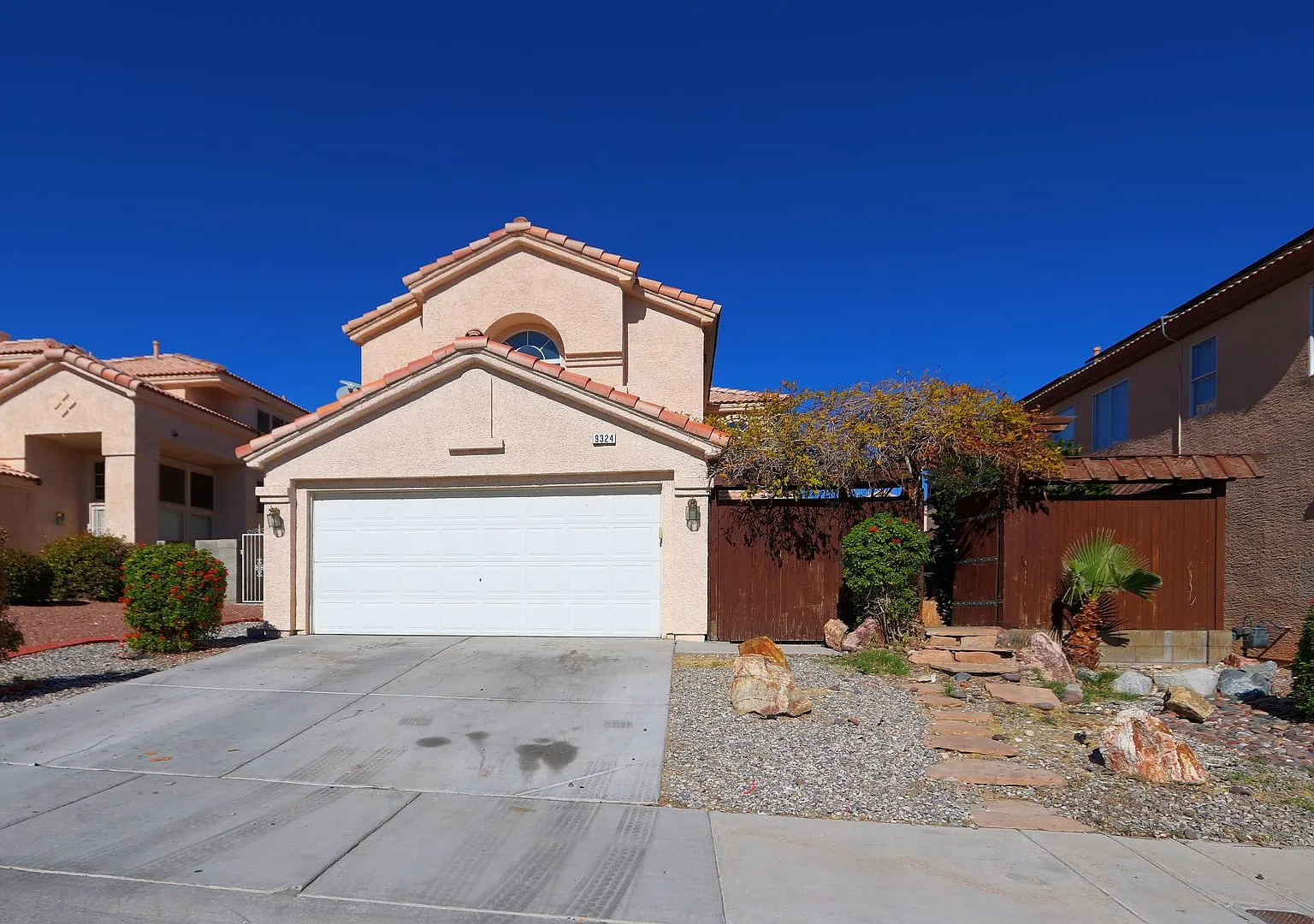9324 Dancing Daffodil - Great 4 bedroom home! — Photo 2