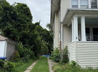 373-375 Midland St, Bridgeport, CT 06605