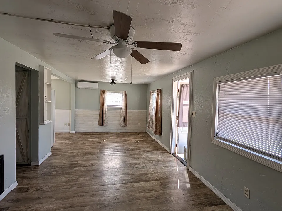 13108 Avon St