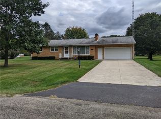 2370 Crescentdale Rd, Magnolia, OH 44643