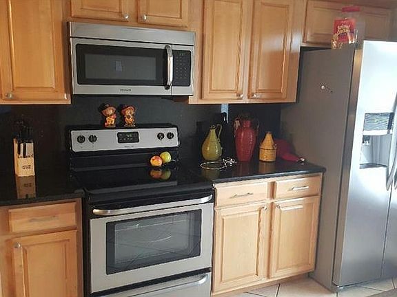 4th image of 3212 Feather Ln
