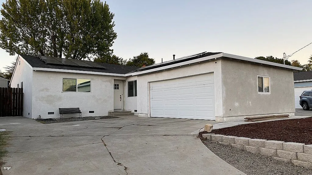 2854 Kennedy St photo 1