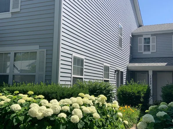 1222 Orleans Dr, Mundelein, IL 60060