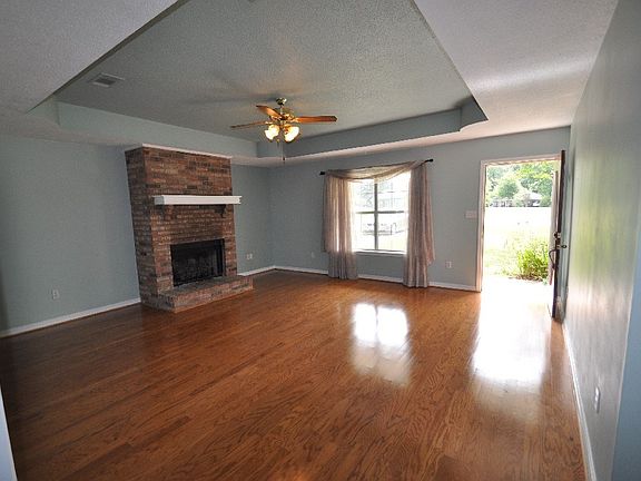 5th image of 107 Greenwood Dr