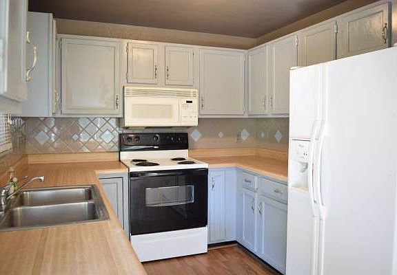 3rd image of 2521 W Sunnybrook Ln