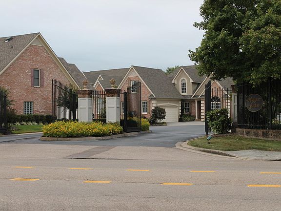 2nd image of 1159 Highgrove Garden Way