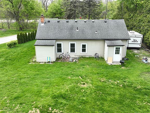 5th image of 37480 Hayes Rd
