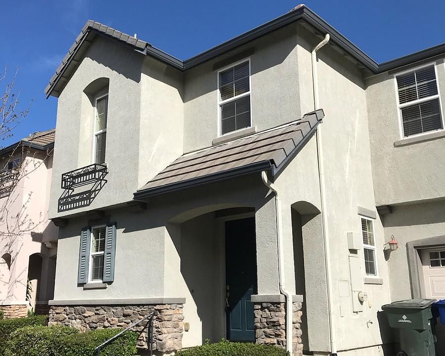 1st image of 142 Cinema St