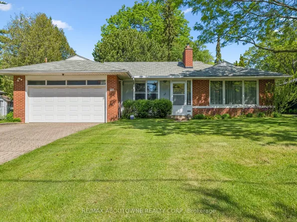 108 Princess Margaret Blvd, Toronto, ON M9B 2Z3