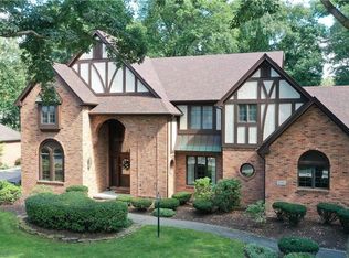 2748 Spring Water Dr, Toledo, OH 43617