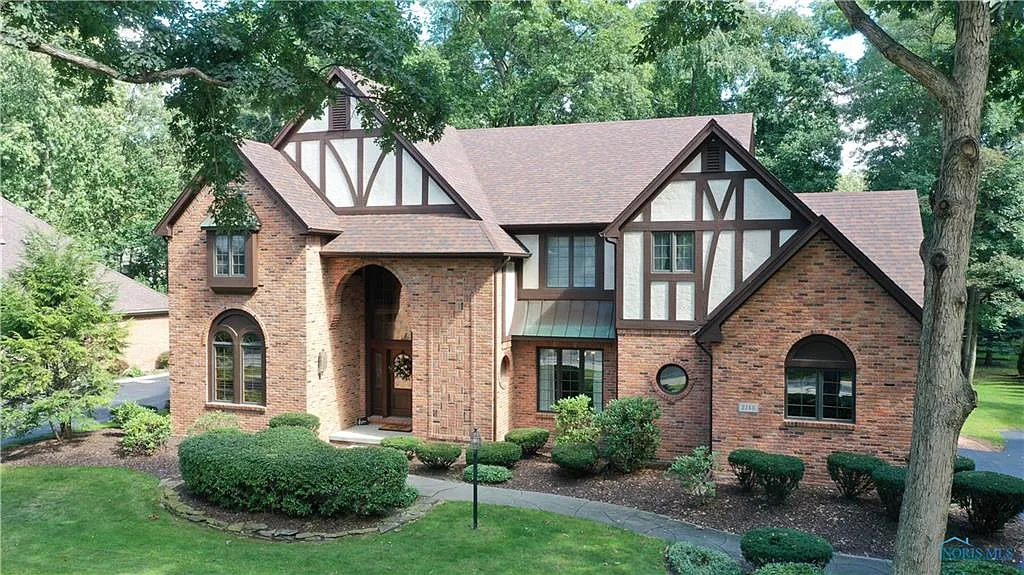 2748 Spring Water Dr photo 1