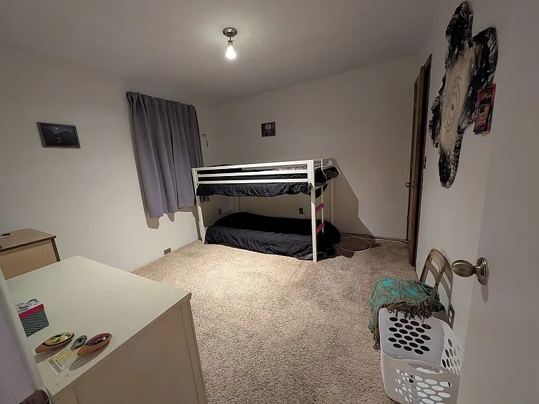 Bedroom 3: Down stairs bedroom. (Bunk beds optional)