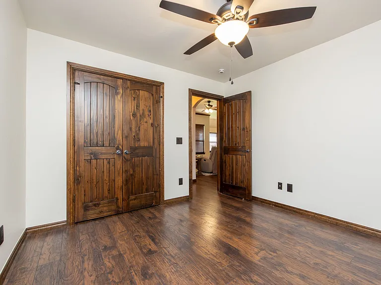 18121 Haslemere Ln — Photo 20