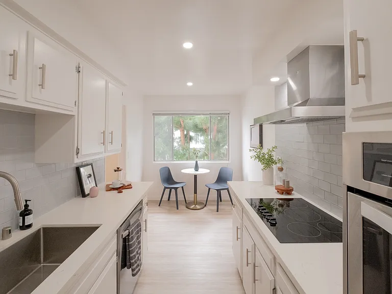 Villa Luanne Apartments — Photo 13