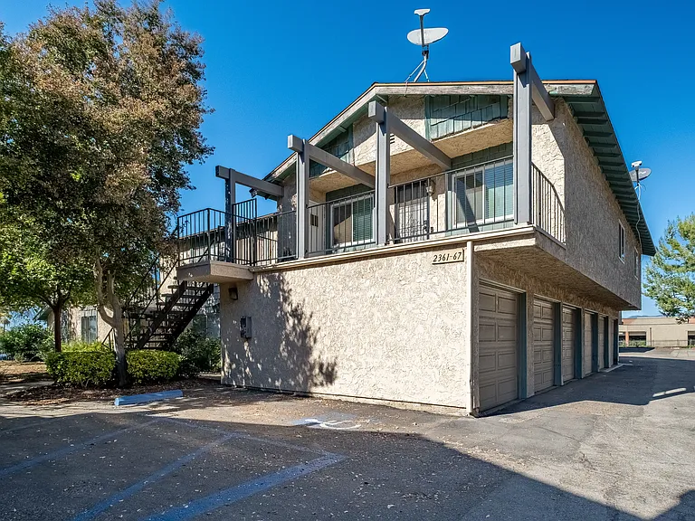 2361 Gonzaga Ln — Photo 39